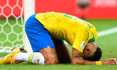 Neymar llora por la derrota de Brasil